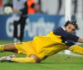 kaiyun中国-王者归来，震撼伯纳乌！Faker回归首战力斩强敌，电竞传奇引爆皇马主场，Faker王者归来！伯纳乌首战力斩强敌，电竞热潮席卷皇马主场